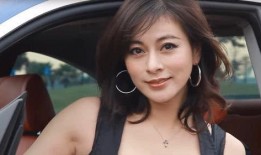 娱乐圈八卦最新爆料故事,当红小花与神秘富商的甜蜜邂逅